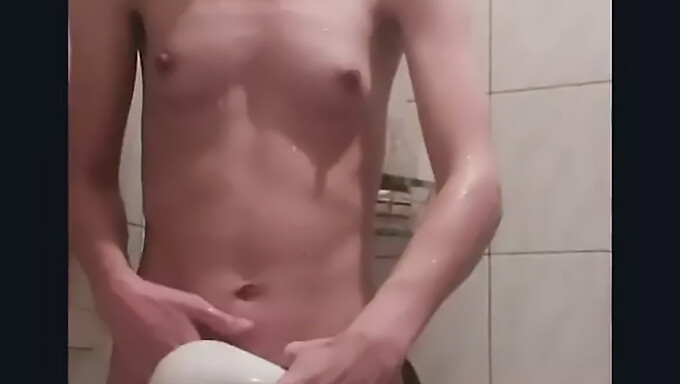 Esposa Adolescente Polaca Es Dedeada Y Desnuda En Video Amateur