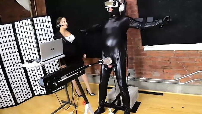 Femdom Slave Underkastelse Med Fucking Maskine