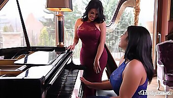 Sheila Y Kesha Ortega Se Entregan A Una Sensual Experiencia Lésbica