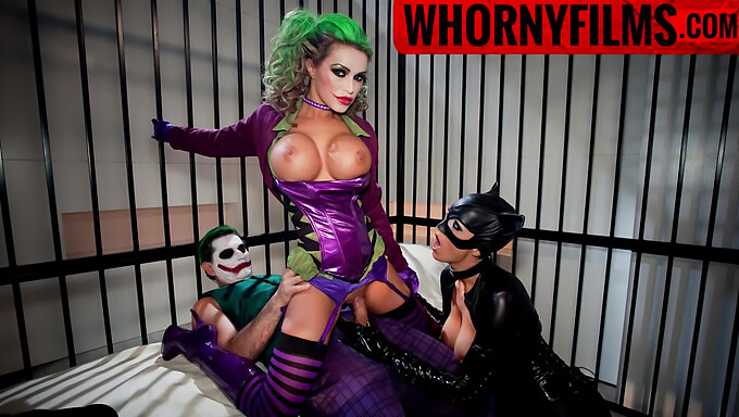 Lik Mijn Kutje: 3some Met Cosplayers En Blowjob - Whornyfilms