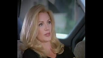 Trải Nghiệm Tình Dục Khó Tính Đầu Tiên Của Shannon Tweed